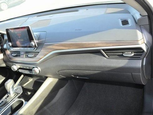 Used 2024 Nissan Altima 2.5 SV image 20