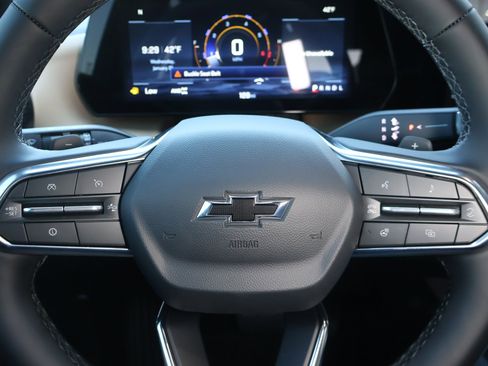 New 2026 Chevrolet Equinox ACTIV w/ Convenience Package III image 11