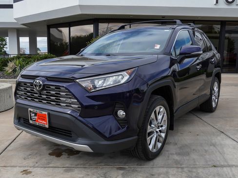 Used 2021 Toyota RAV4 Limited AWD/4WD image 4