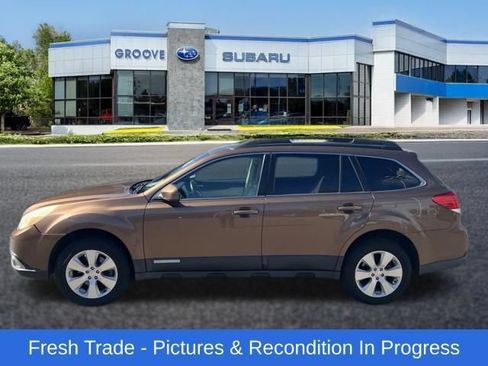 Used 2011 Subaru Outback 3.6R Limited w/ PWR Moonroof Pkg AWD/4WD image 2