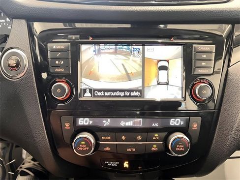 Used 2022 Nissan Rogue Sport SV w/ Technology Package image 27
