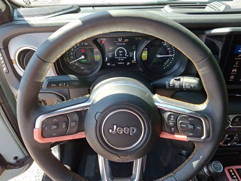 Used 2024 Jeep Wrangler Unlimited Sahara w/ Safety Group AWD/4WD image 19