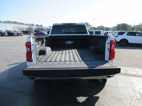 Used 2022 Chevrolet Silverado 3500 LTZ w/ LTZ Convenience Package AWD/4WD image 8