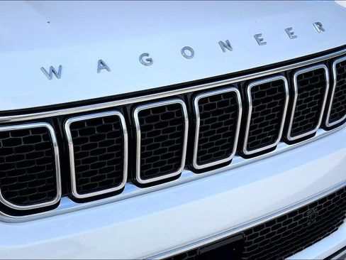 Used 2024 Jeep Wagoneer L Series II w/ Flexible Seating Group AWD/4WD image 29