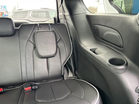 New 2026 Chrysler Pacifica Limited w/ S Appearance Package image 15