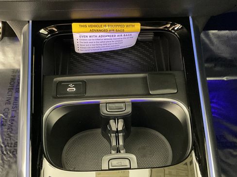 Used 2025 Mercedes-Benz GLA 250 4MATIC image 25