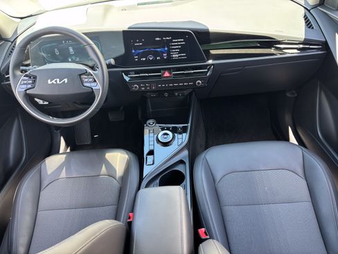 Certified 2025 Kia Niro EX FWD image 13