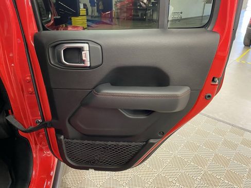 Used 2020 Jeep Gladiator Rubicon w/ Safety Group image 14