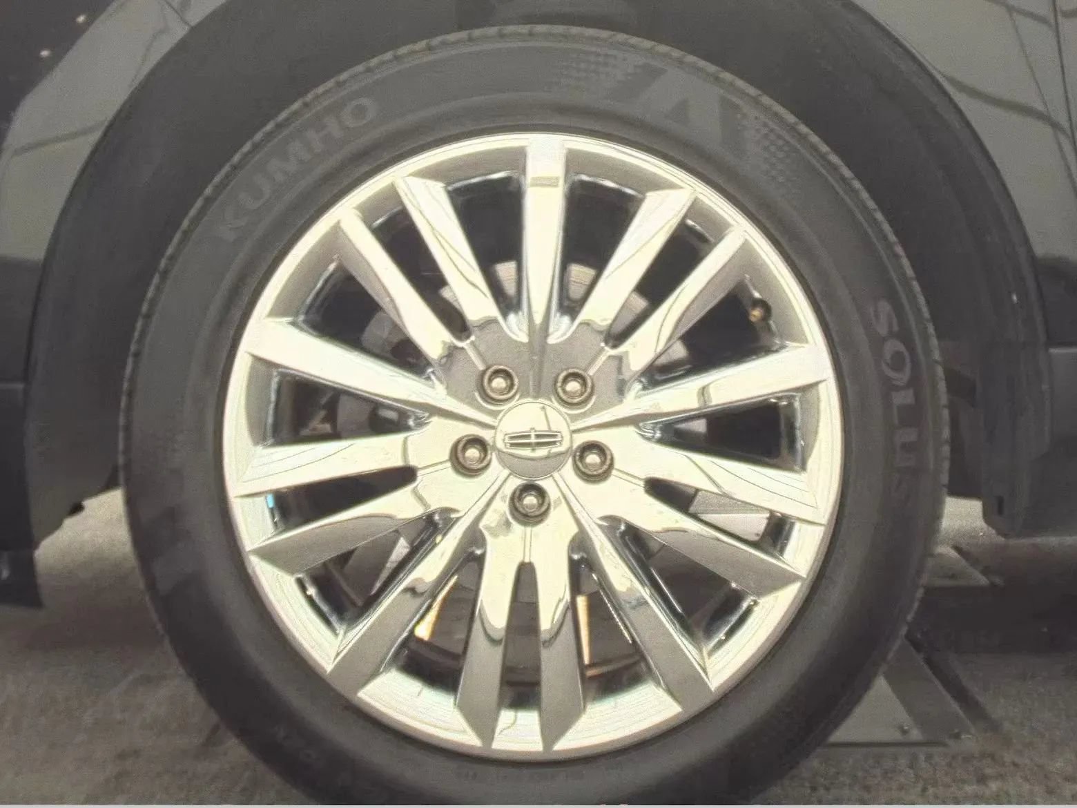 Used 2015 Lincoln MKX AWD w/ Equipment Group 102A image 7