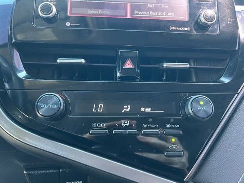 Used 2021 Toyota Camry SE image 19