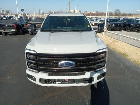 Used 2025 Ford F250 Platinum w/ Tremor Off-Road Package image 2