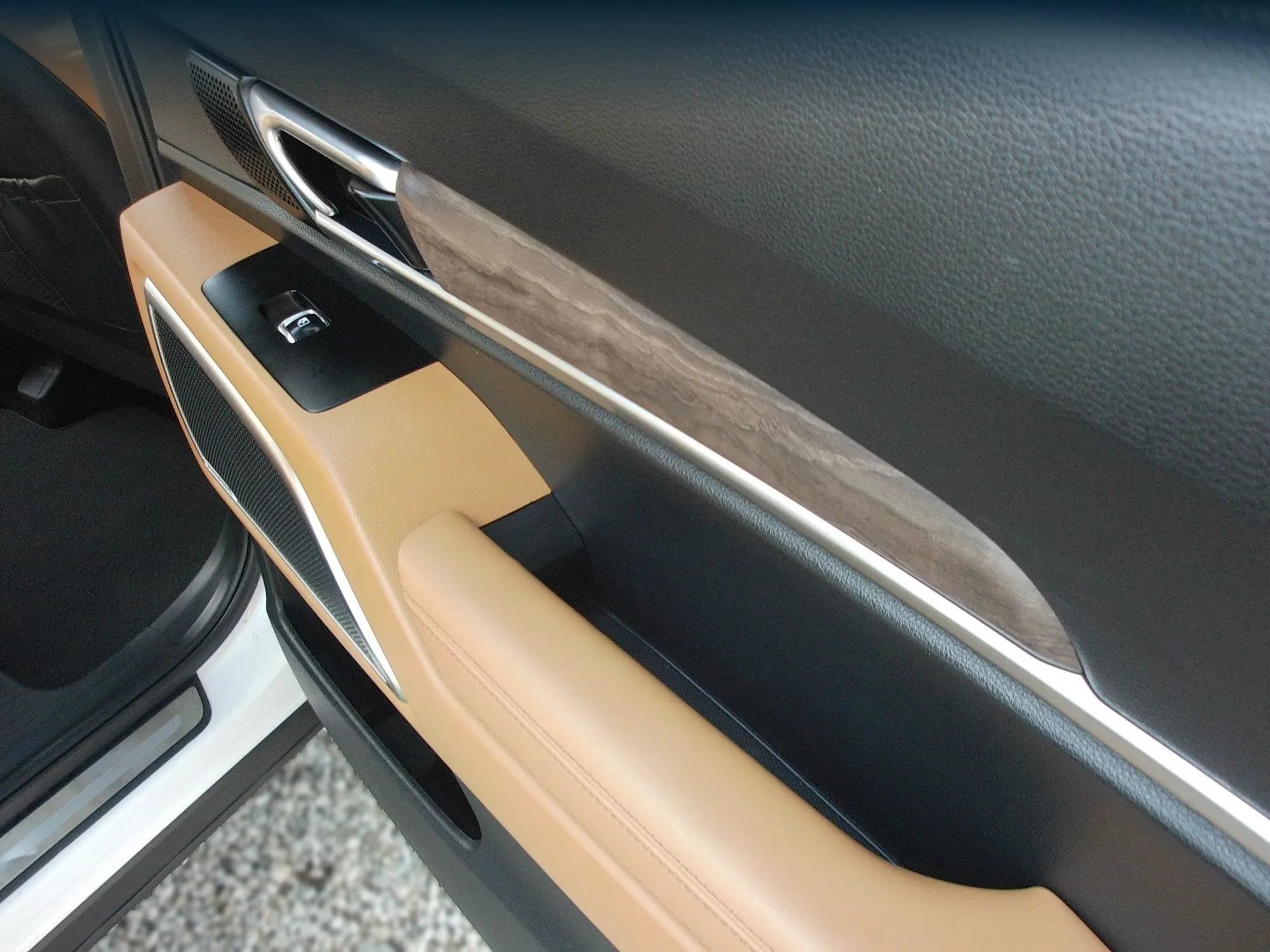 Used 2022 Kia Telluride SX w/ Towing Package FWD image 35