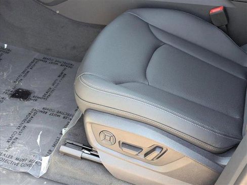 New 2025 Audi Q8 Premium Plus image 4