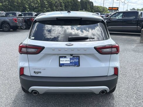Used 2026 Ford Escape Active w/ Cold Weather Package FWD image 6