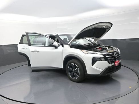 Used 2024 Nissan Rogue SV AWD/4WD image 41