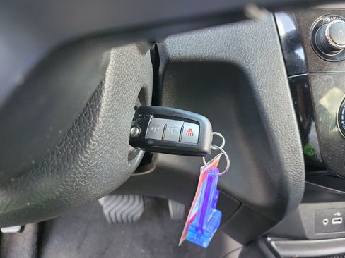 Used 2019 Nissan Rogue S w/ Special Edition Package FWD image 33