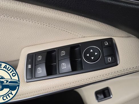 Used 2020 Mercedes-Benz GLA 250 4MATIC w/ Premium Package image 27