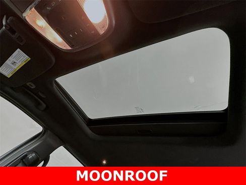 Used 2018 Jeep Grand Cherokee Altitude image 2