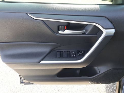 Certified 2020 Toyota RAV4 XLE image 13