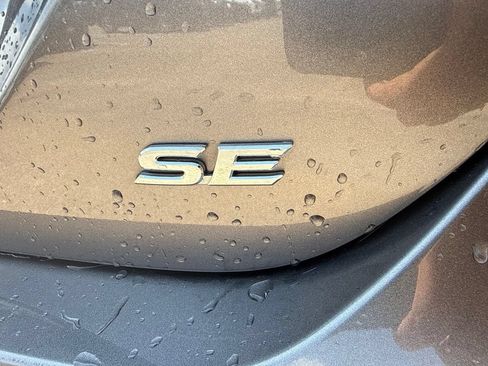 Used 2024 Toyota Camry SE FWD image 12
