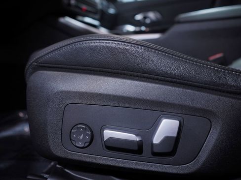 Used 2023 BMW 330i Sedan w/ Driving Assistance Package image 18