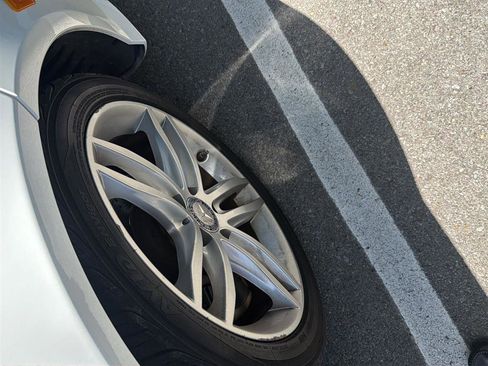 Used 2013 Mercedes-Benz C 250 Sedan image 14