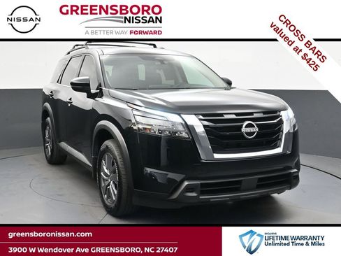 Used 2025 Nissan Pathfinder SV AWD/4WD image 1