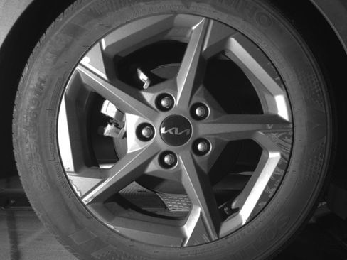 Used 2025 Kia K4 LXS image 15