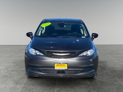 Used 2023 Chrysler Voyager LX FWD image 8