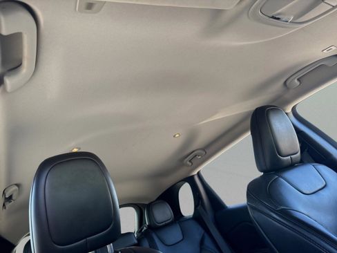 Used 2019 Jeep Cherokee Latitude Plus image 42