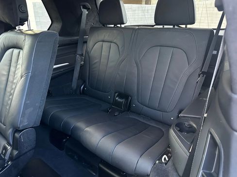 Used 2020 BMW X7 M50i w/ Executive Package image 22