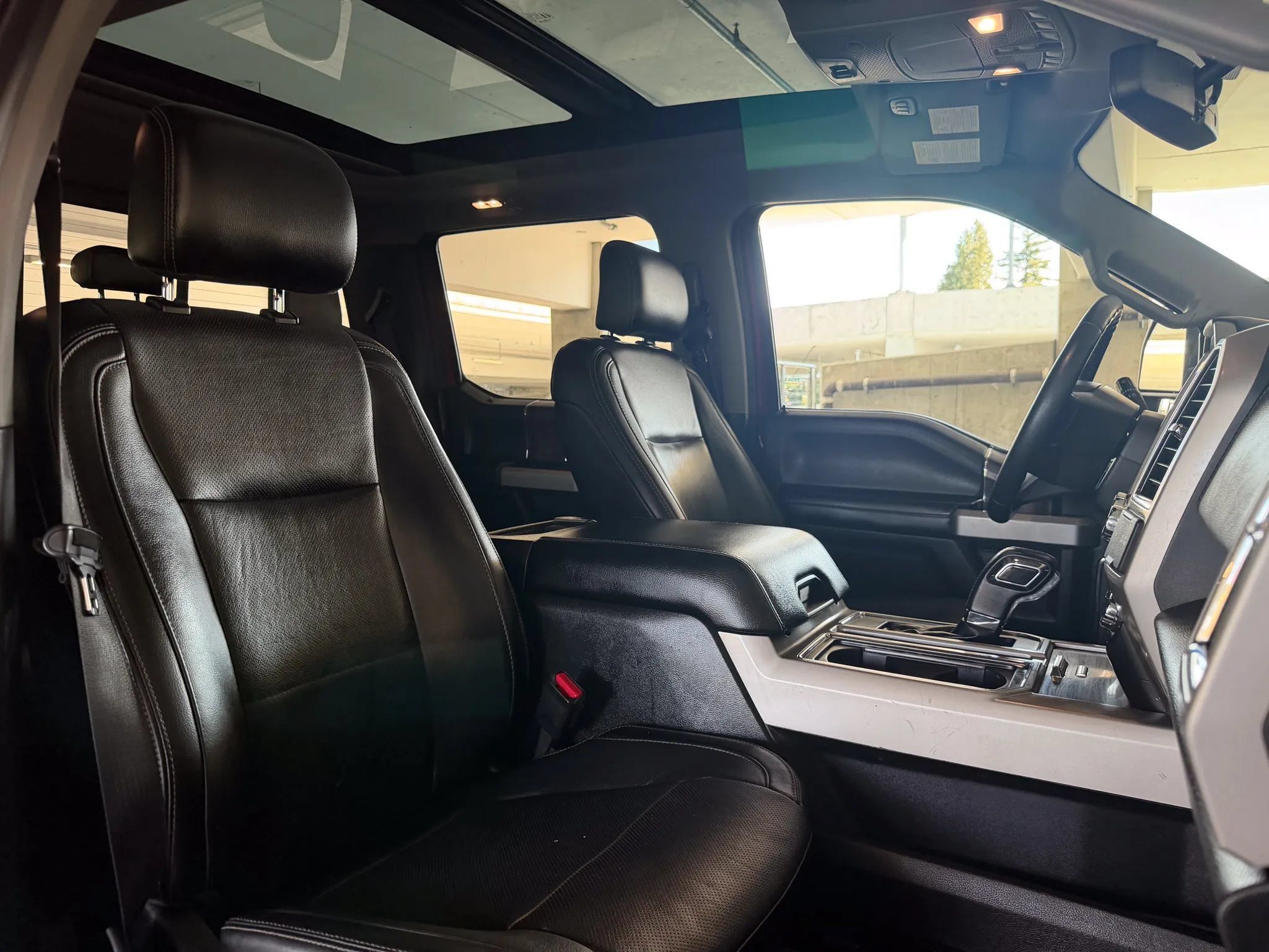 Used 2015 Ford F150 Lariat AWD/4WD image 28