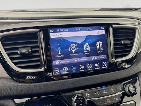 Used 2020 Chrysler Pacifica Touring-L w/ Advanced Safetytec Group AWD/4WD image 13