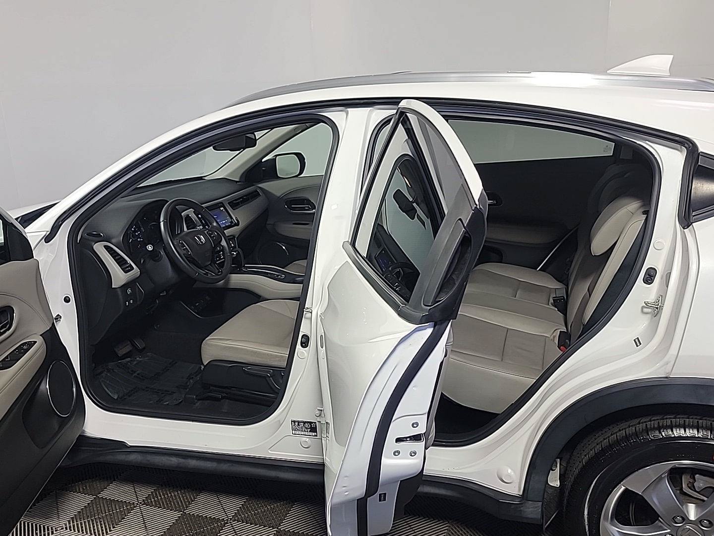Certified 2017 Honda HR-V EX-L image 15