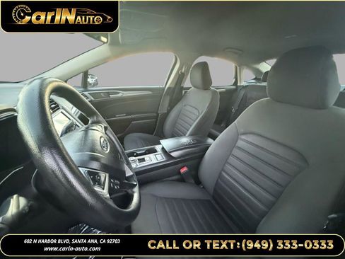 Used 2020 Ford Fusion SE image 11