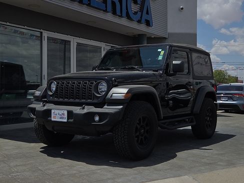 Used 2025 Jeep Wrangler Sport AWD/4WD image 2