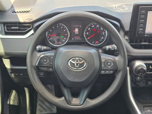 Used 2020 Toyota RAV4 XLE w/ Convenience Package FWD image 14