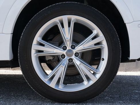 Used 2019 Audi Q8 Premium Plus w/ Premium Plus image 13