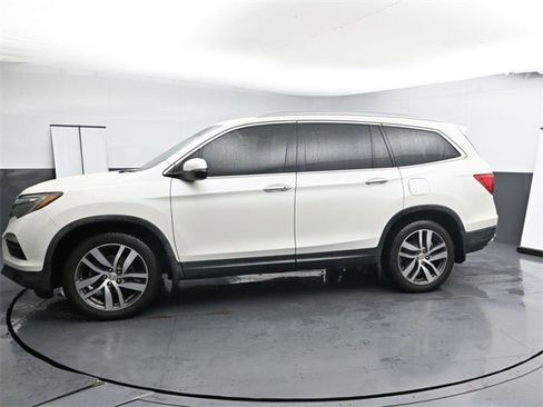 Used 2017 Honda Pilot Touring image 9