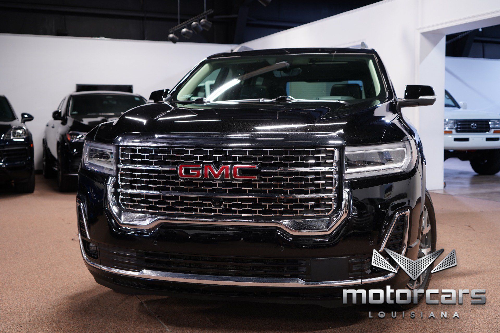 Used 2021 GMC Acadia Denali w/ Denali Technology Package FWD image 1
