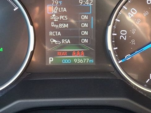 Certified 2021 Toyota RAV4 LE AWD/4WD image 19