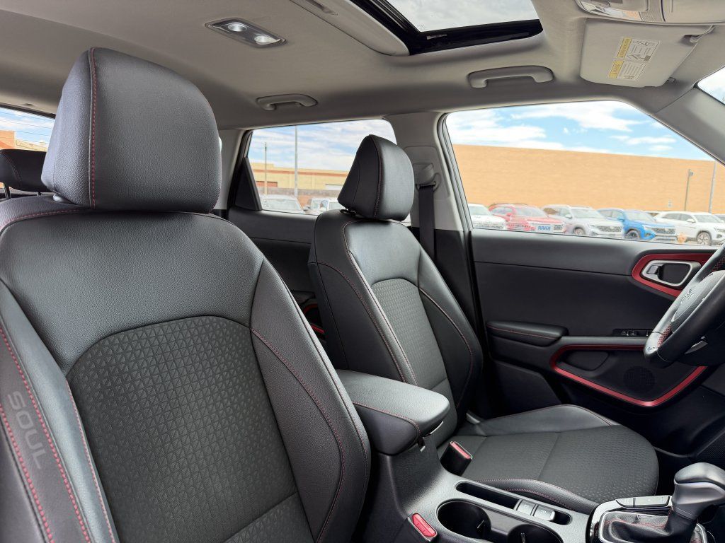 Used 2025 Kia Soul GT-Line w/ GT-Line Technology Package FWD image 40