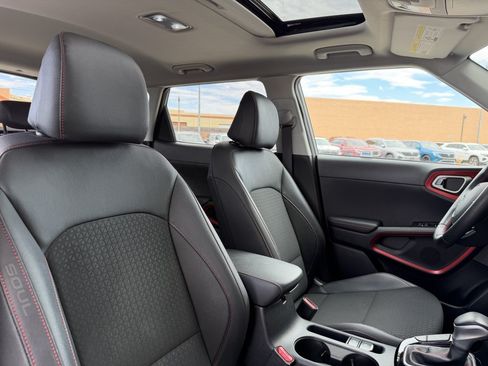 Used 2025 Kia Soul GT-Line w/ GT-Line Technology Package FWD image 40