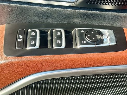 Used 2024 Kia Telluride EX w/ EX Captain's Chair Package FWD image 18