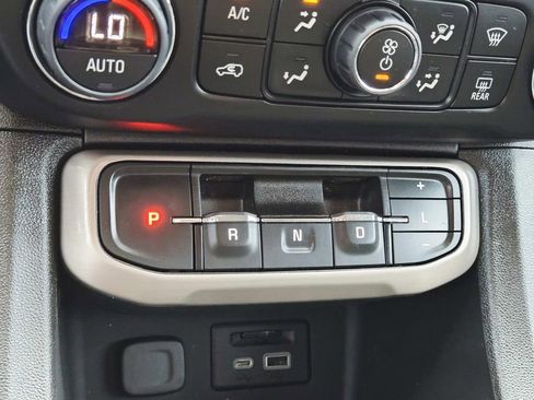 Used 2023 GMC Acadia Denali w/ Denali Ultimate Package AWD/4WD image 32