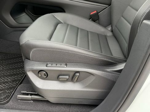 New 2026 Volkswagen Atlas Cross Sport SEL R-Line AWD/4WD image 13
