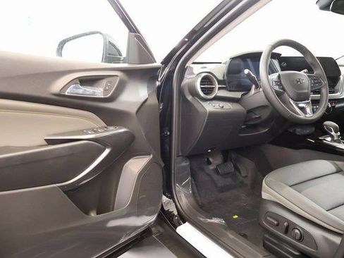 New 2026 Chevrolet Trax ACTIV w/ Driver Confidence Package FWD image 8