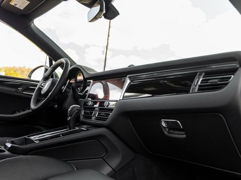 New 2026 Porsche Macan Turbo image 48