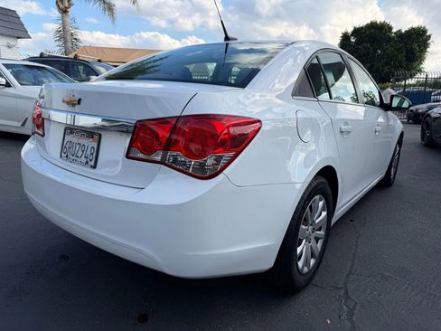 Used 2011 Chevrolet Cruze LS image 16