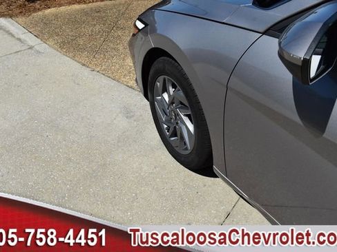Used 2024 Hyundai Elantra SEL FWD image 15
